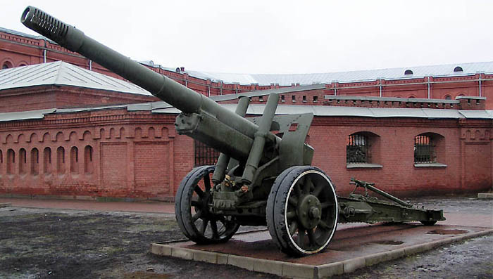 Бронепробиваемость 76 мм и 107 мм осколочно-фугасных гранат,122-мм, 152 мм и 205 мм бетонобойных снарядов. Таблица.
